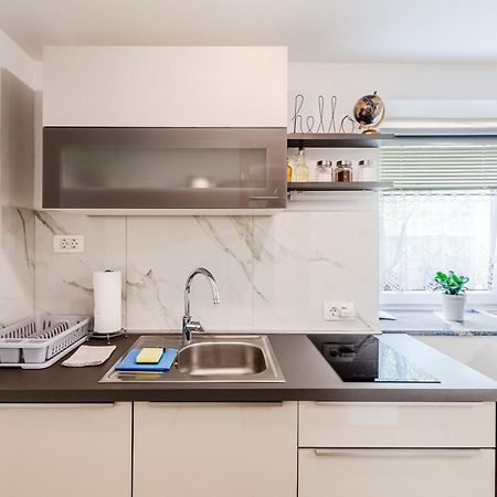 Apartmaji Mausi โบเว็ก ภายนอก รูปภาพ