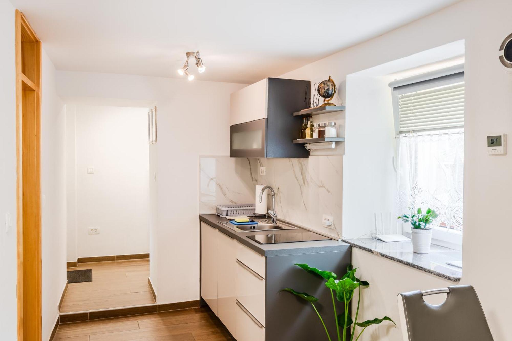Apartmaji Mausi โบเว็ก ภายนอก รูปภาพ