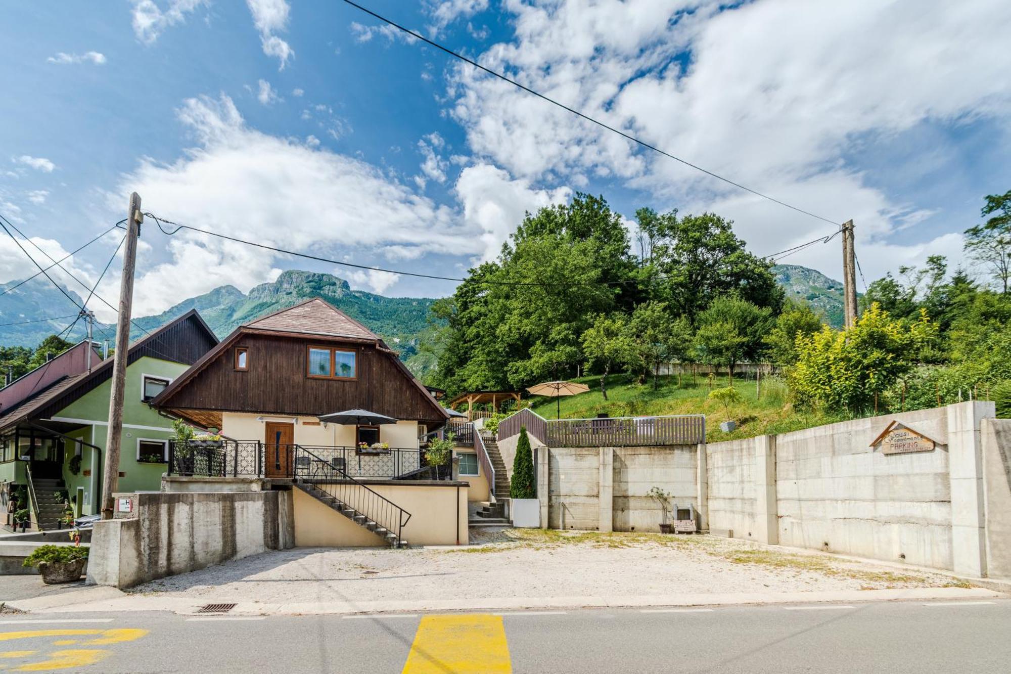 Apartmaji Mausi โบเว็ก ภายนอก รูปภาพ
