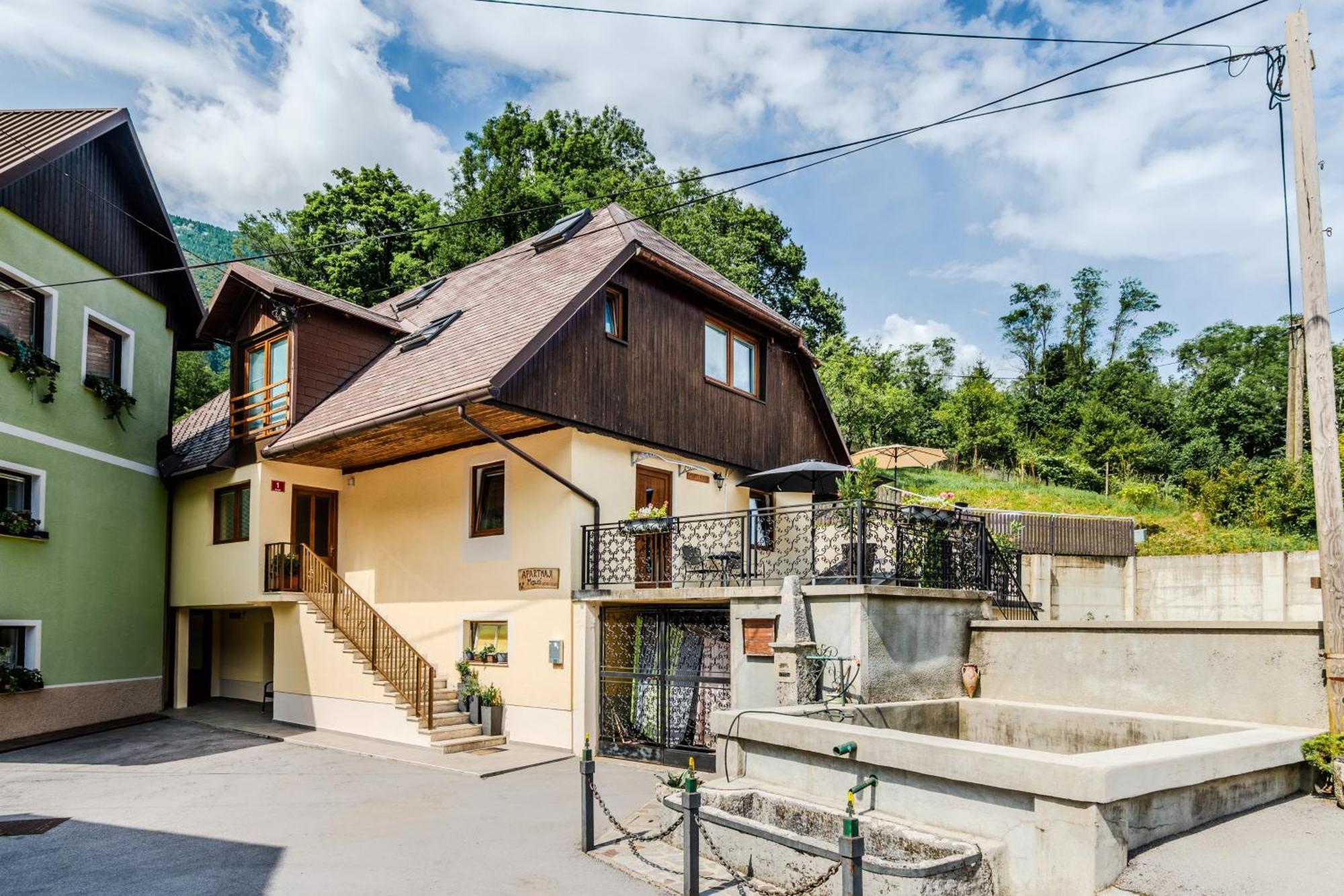Apartmaji Mausi โบเว็ก ภายนอก รูปภาพ