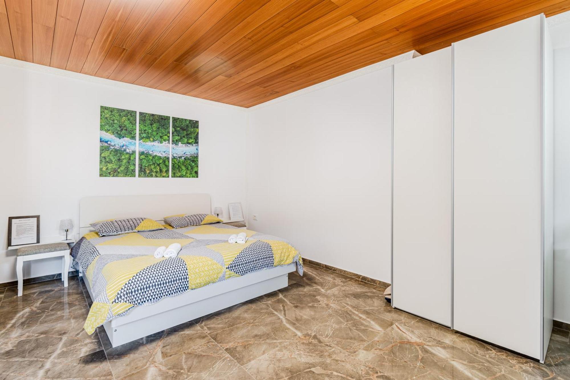 Apartmaji Mausi โบเว็ก ภายนอก รูปภาพ
