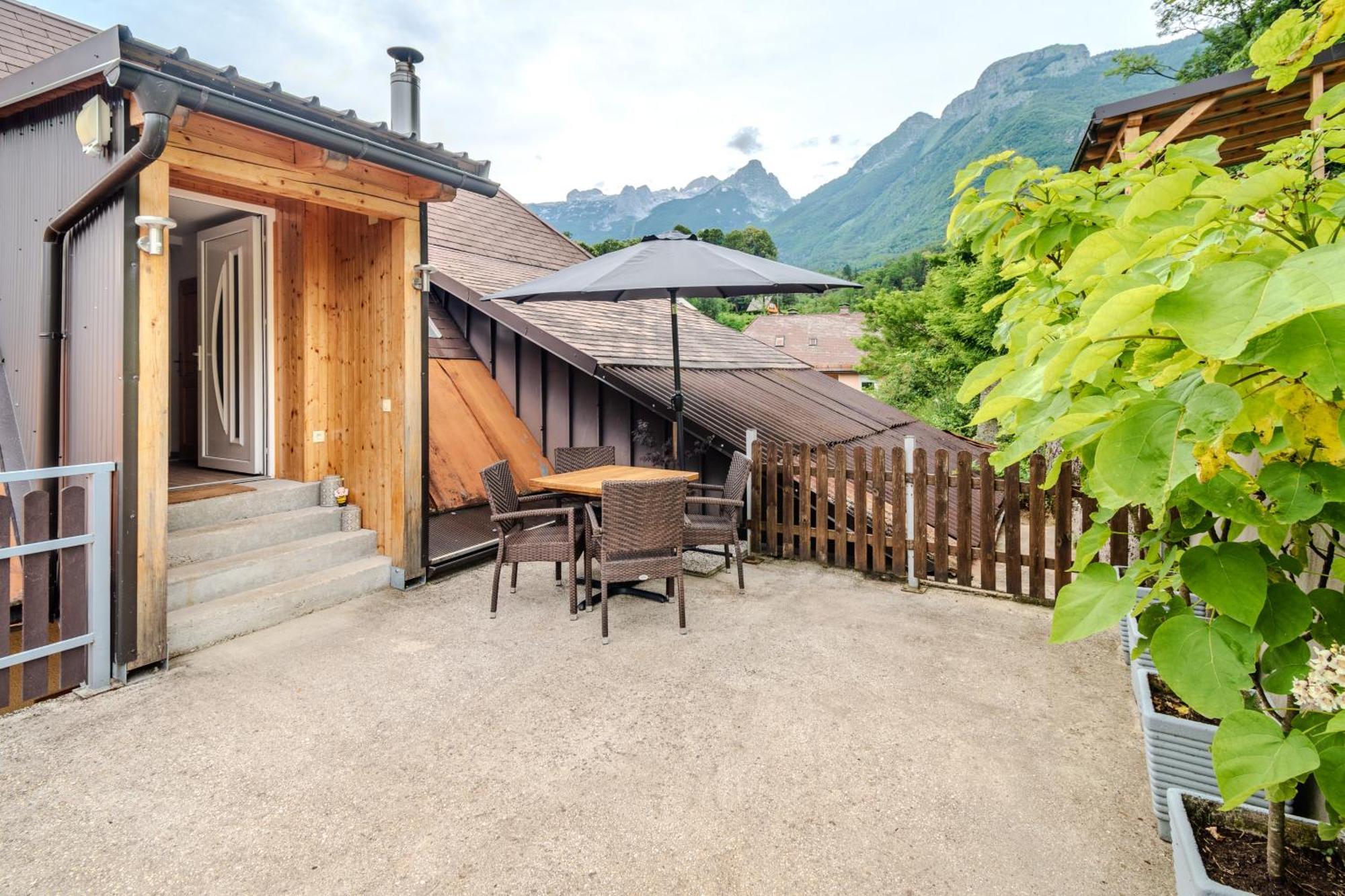 Apartmaji Mausi โบเว็ก ภายนอก รูปภาพ