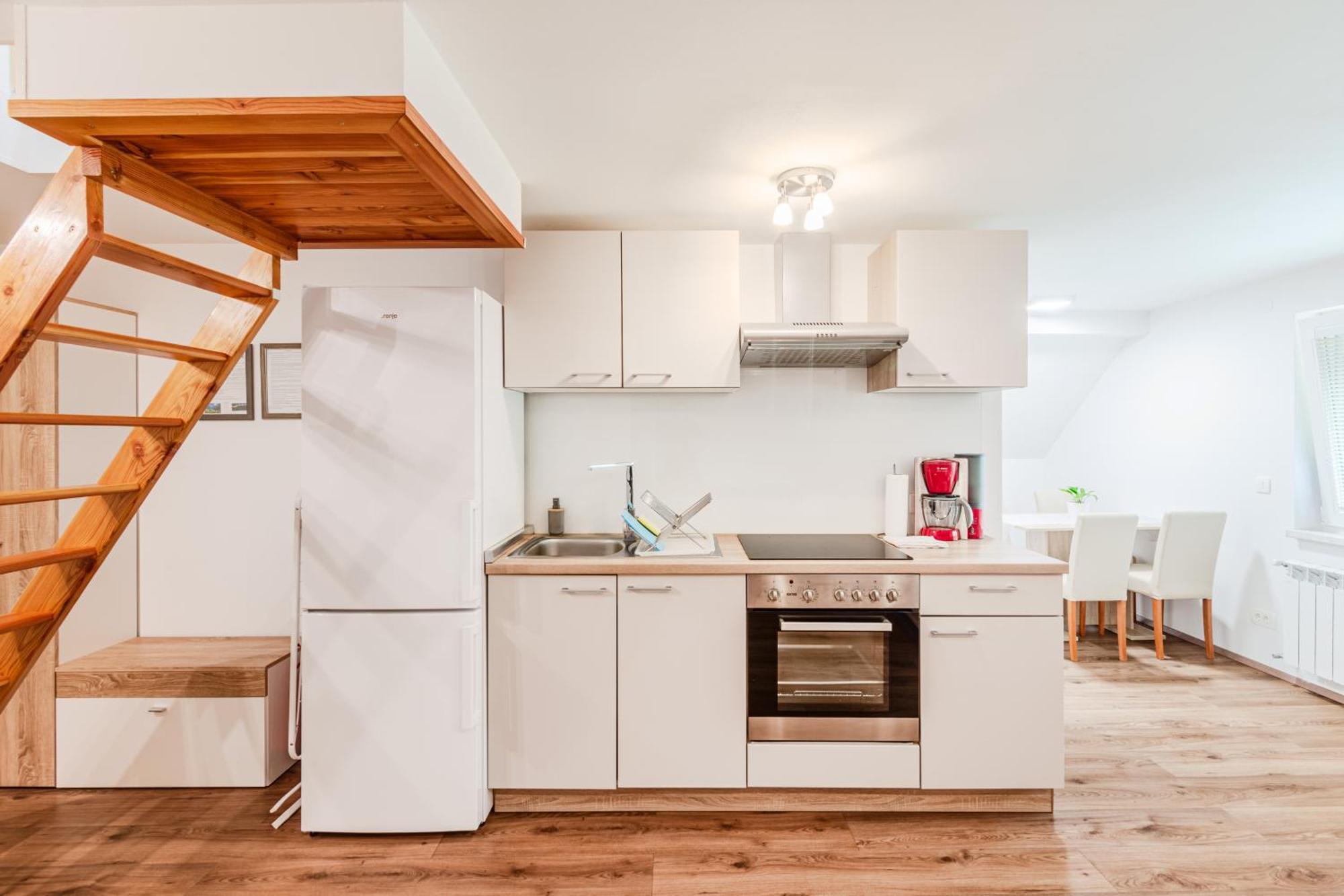 Apartmaji Mausi โบเว็ก ภายนอก รูปภาพ