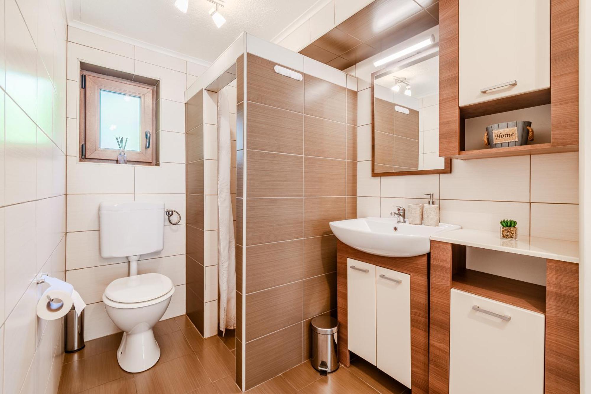 Apartmaji Mausi โบเว็ก ภายนอก รูปภาพ