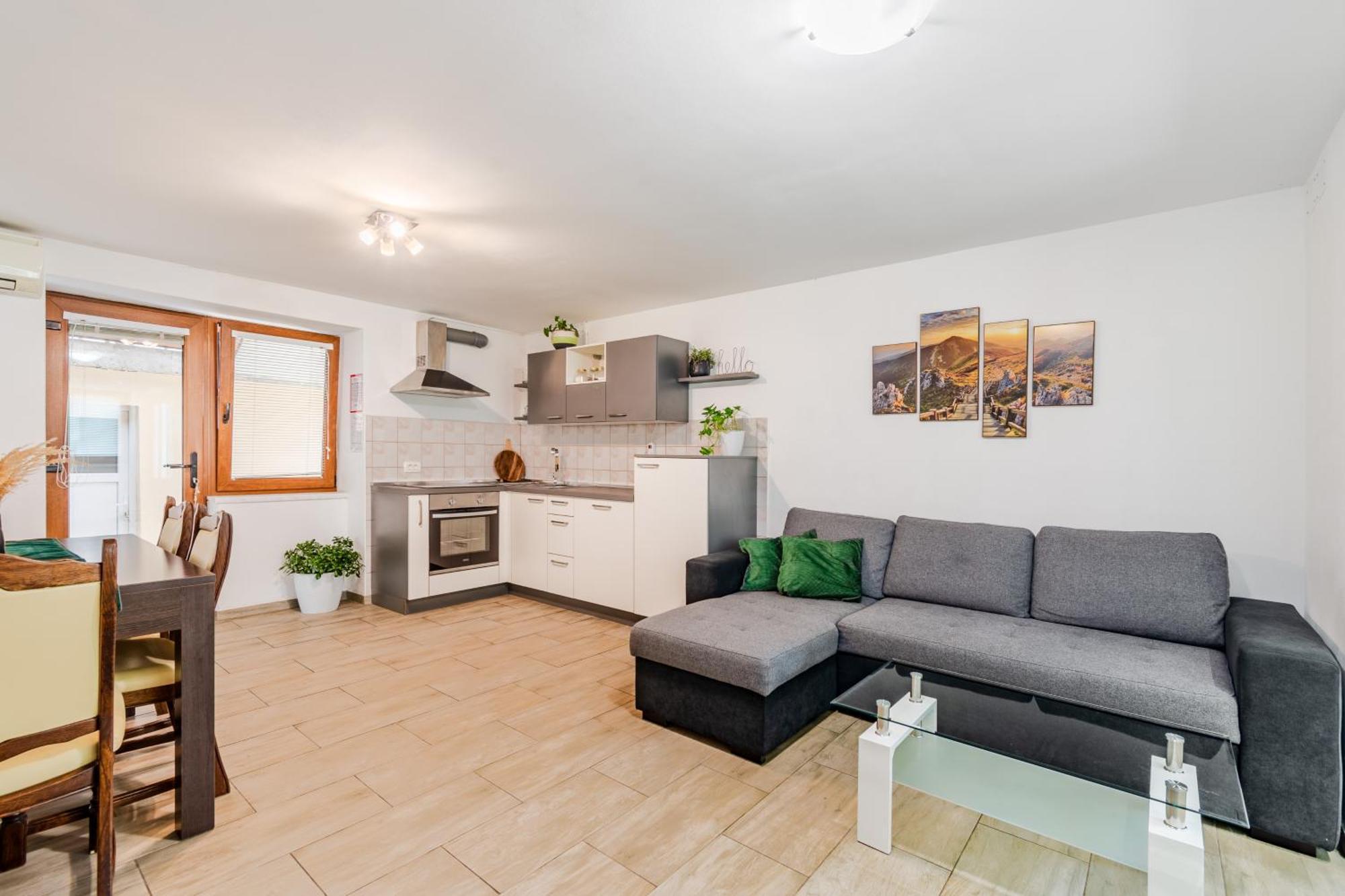Apartmaji Mausi โบเว็ก ภายนอก รูปภาพ