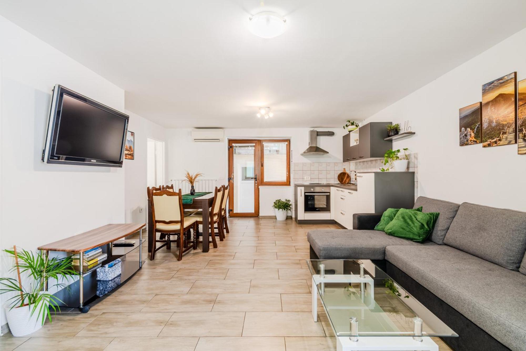 Apartmaji Mausi โบเว็ก ภายนอก รูปภาพ